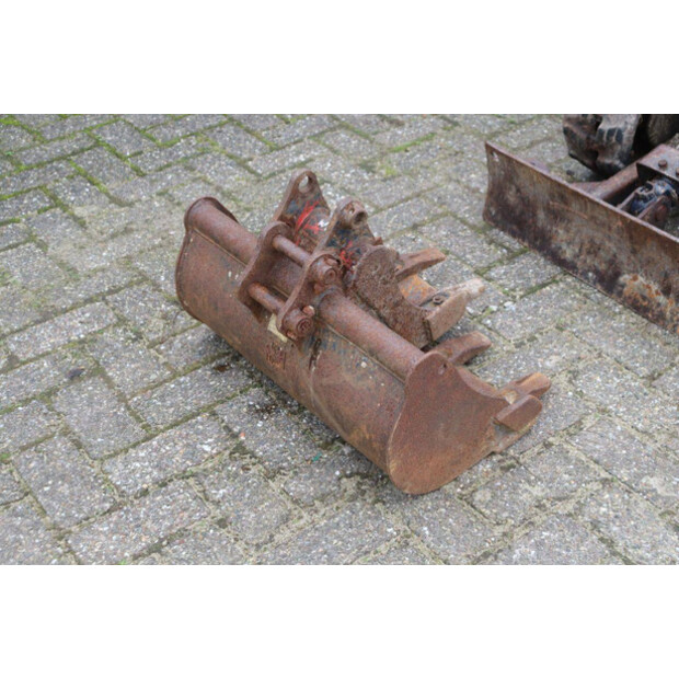 2010 كوبوتا K008-3-44406594