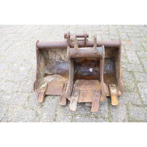 2010 كوبوتا K008-3-44406602