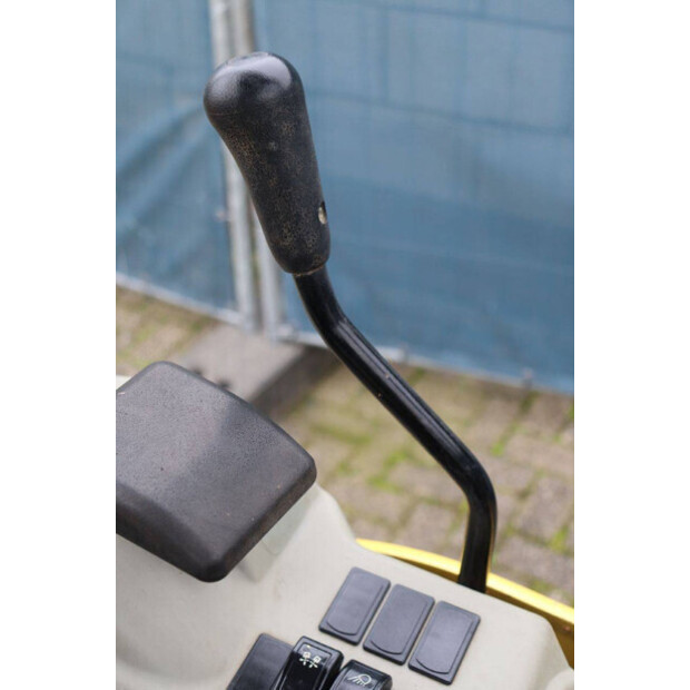 2016 YANMAR SV16-44406887