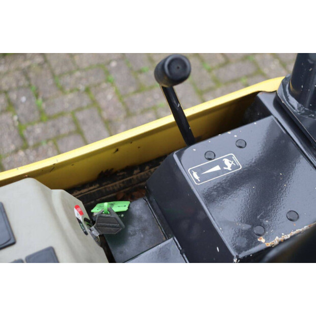 2016 YANMAR SV16-44406889