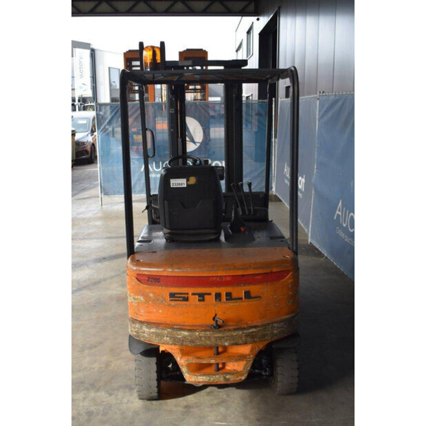 2000 Still R20-16-44407405