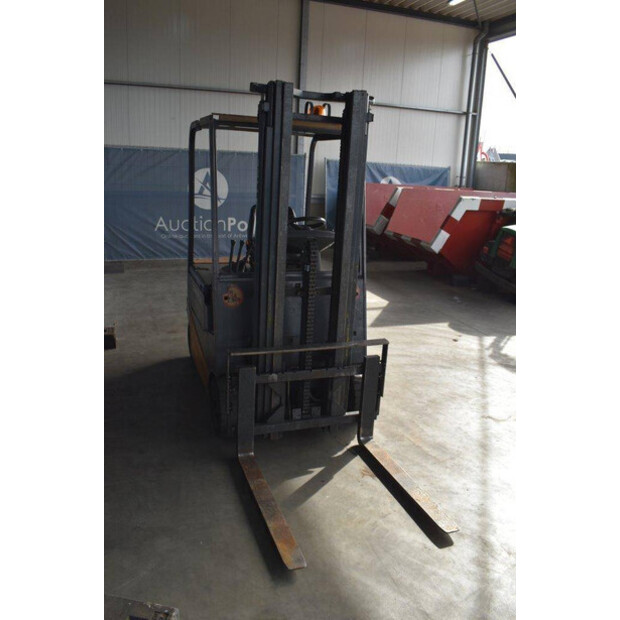 2000 Still R20-16-44407407