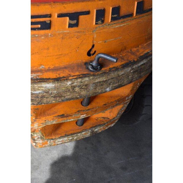 2000 Still R20-16-44407417