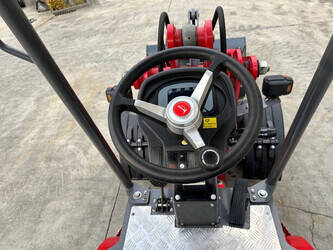 2023-schmidt-707e-44411081