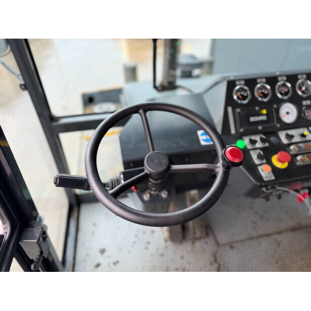 2005 بوماج BW24R-44411621