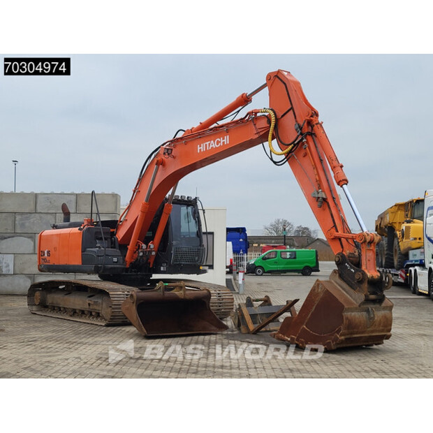 2015 هيتاشى ZX210LC-5B-44413304