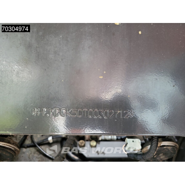 2015 هيتاشى ZX210LC-5B-44413352