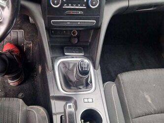 2019-renault-megane-1396724-44426731