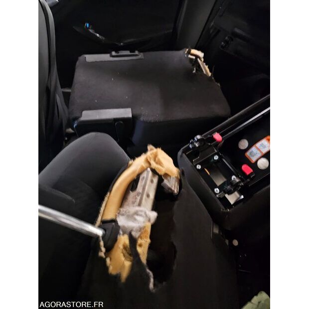 2019 Ford C-MAX-44427384