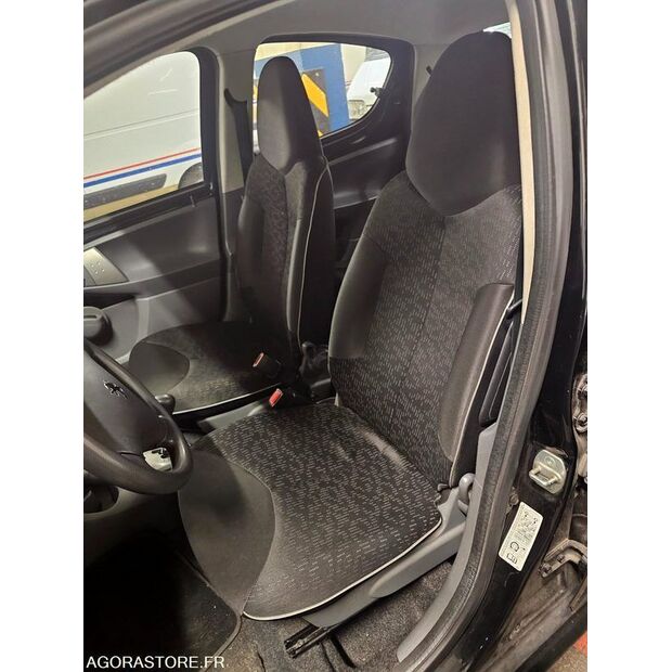 2011 Peugeot 107-44427452