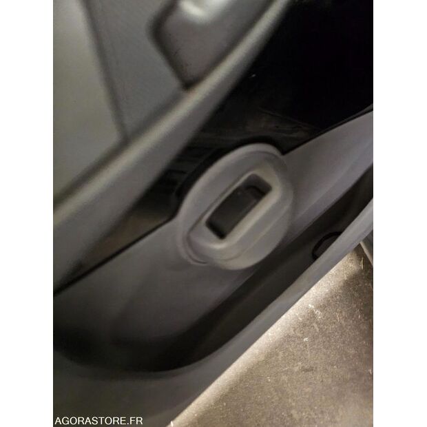 2011 Peugeot 107-44427453