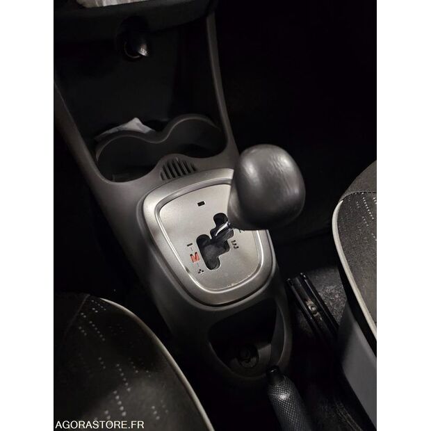 2011 Peugeot 107-44427454