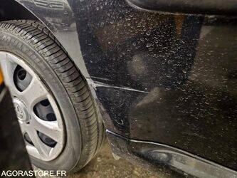 2011-peugeot-107-1396757-44427467