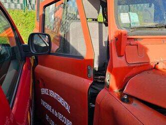 1990-land-rover-defender-1396760-44427544