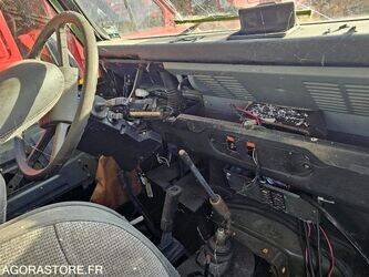 1990-land-rover-defender-1396760-44427546