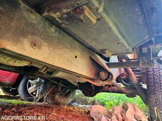 1990-land-rover-defender-1396760-44427560