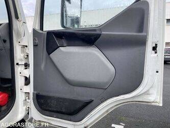 2006-renault-premium-1396766-44427635