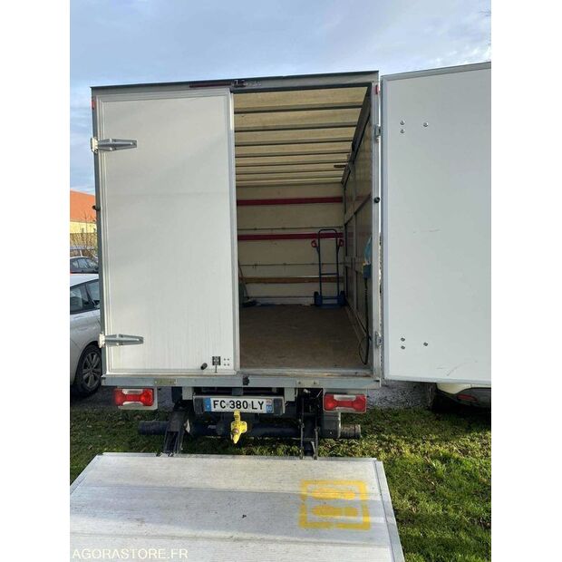 2018 Iveco 35S14-44427832