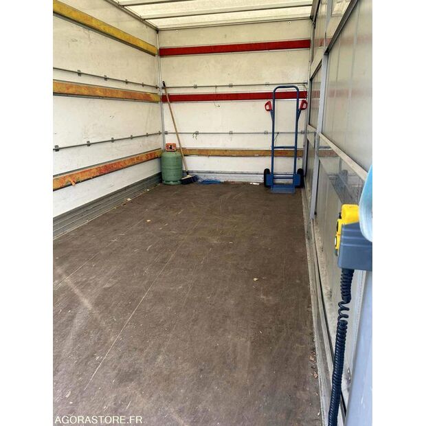 2018 Iveco 35S14-44427833