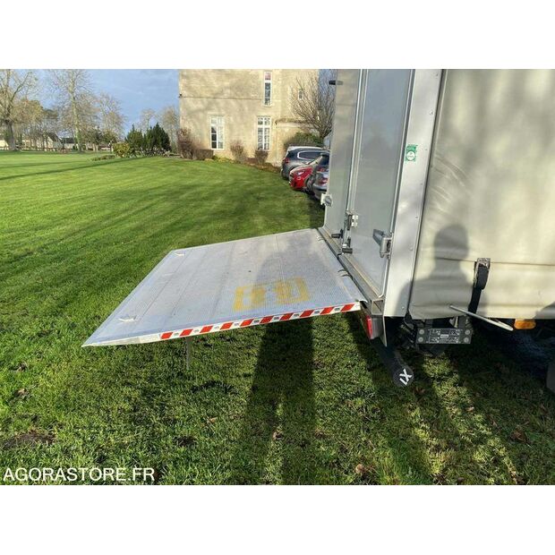 2018 Iveco 35S14-44427834