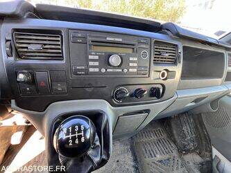 2011-ford-transit-1382401-44427849