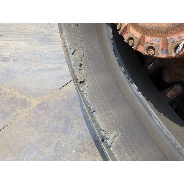 2011 Hitachi EG110R-44429024