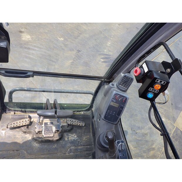 2011 Hitachi EG110R-44429043