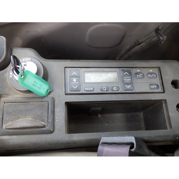 2011 Hitachi EG110R-44429047