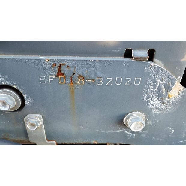 2005 تويوتا 02-8FD15-44429383