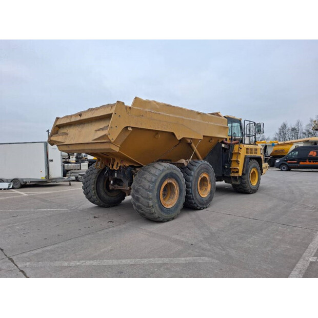 2015 كوماتسو HM300-3-44429447