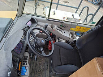 2015-komatsu-hm300-3-1396804-44429450