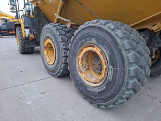 2015-komatsu-hm300-3-1396804-44429462