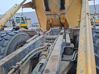 2015-komatsu-hm300-3-1396804-44429464