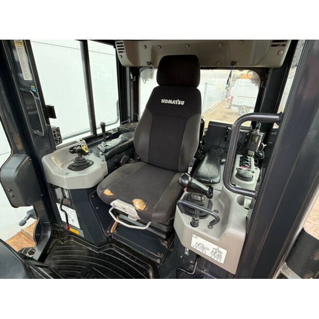 2018 Komatsu D61PXI-24-44429535