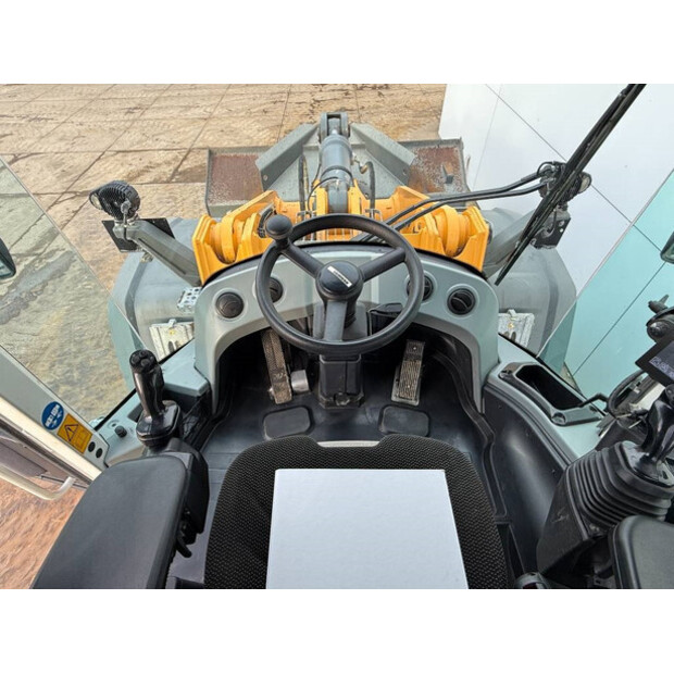 2020 Liebherr L566-44429689