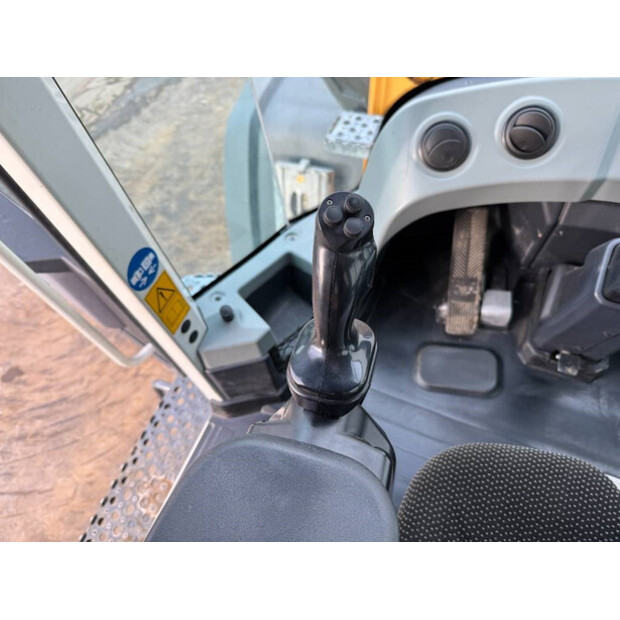 2020 Liebherr L566-44429690