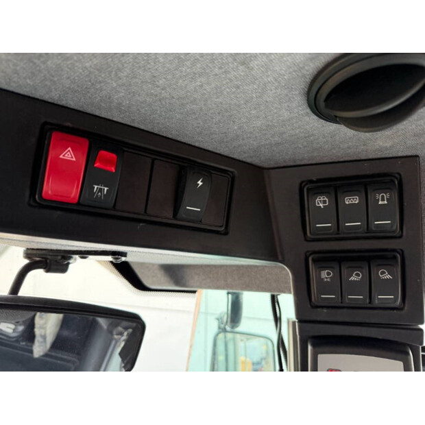 2020 Liebherr L566-44429694