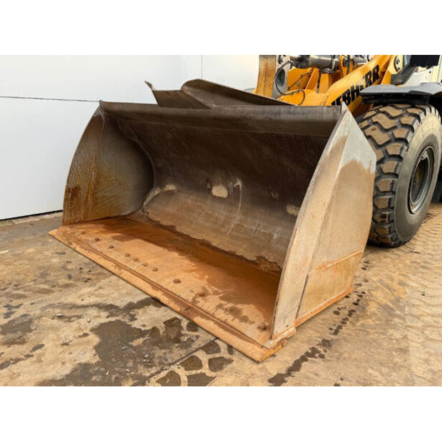 2020 Liebherr L566-44429697