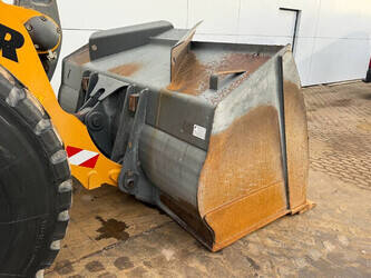 2020-liebherr-l566-44429700