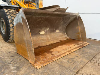 2020-liebherr-l566-44429701