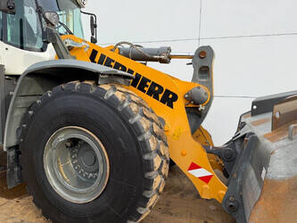 2020-liebherr-l566-44429703