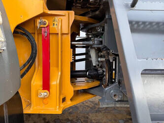 2020-liebherr-l566-44429704