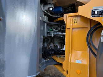 2020-liebherr-l566-44429706