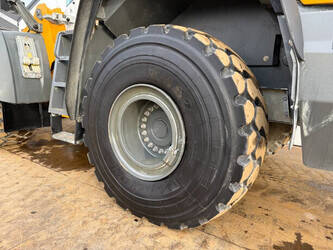 2020-liebherr-l566-44429708