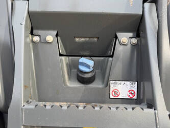 2020-liebherr-l566-44429714