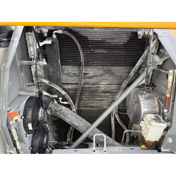 2020 Liebherr L566-44429715