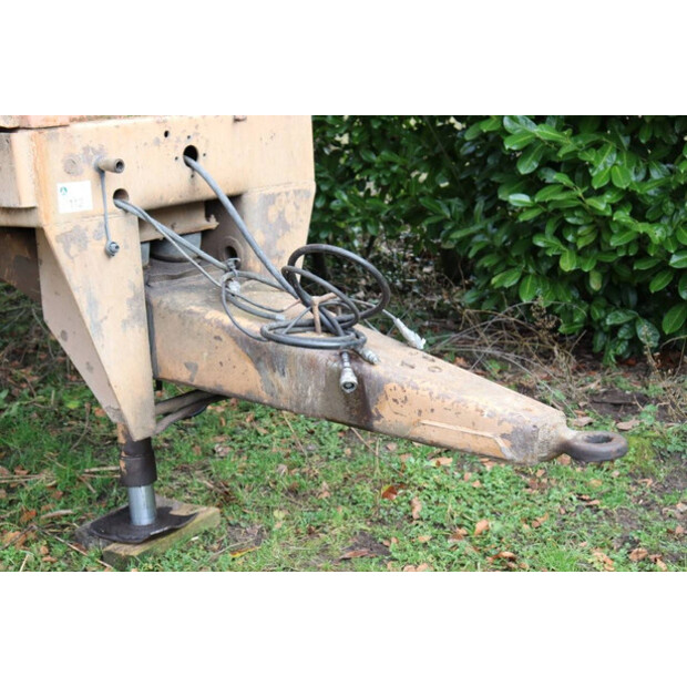 1984 AJK AT 1115-44429978