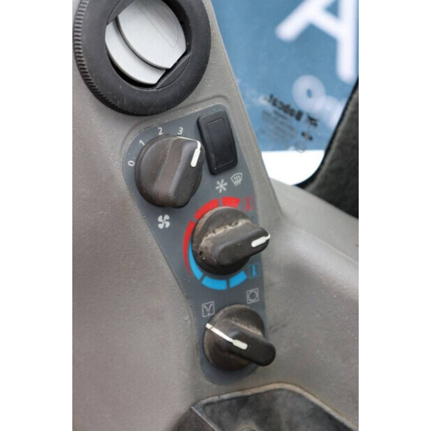 2012 BOBCAT E26-44430170