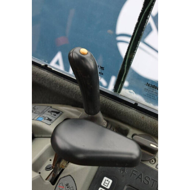 2012 BOBCAT E26-44430172