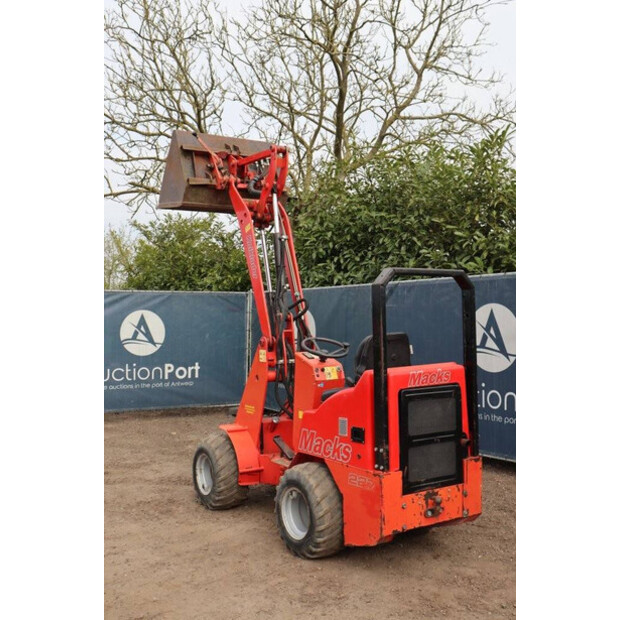 2009 ماكس 227-44430272